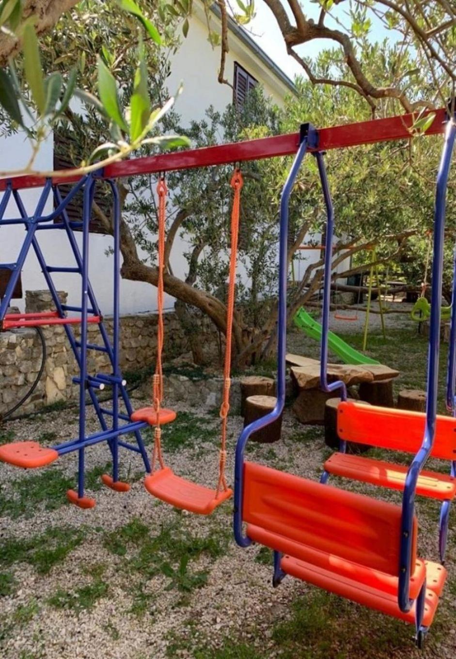 Apartments Antisa - With Playground Tučepi Eksteriør bilde